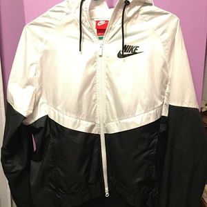 Black and white NIKE Windbreaker
